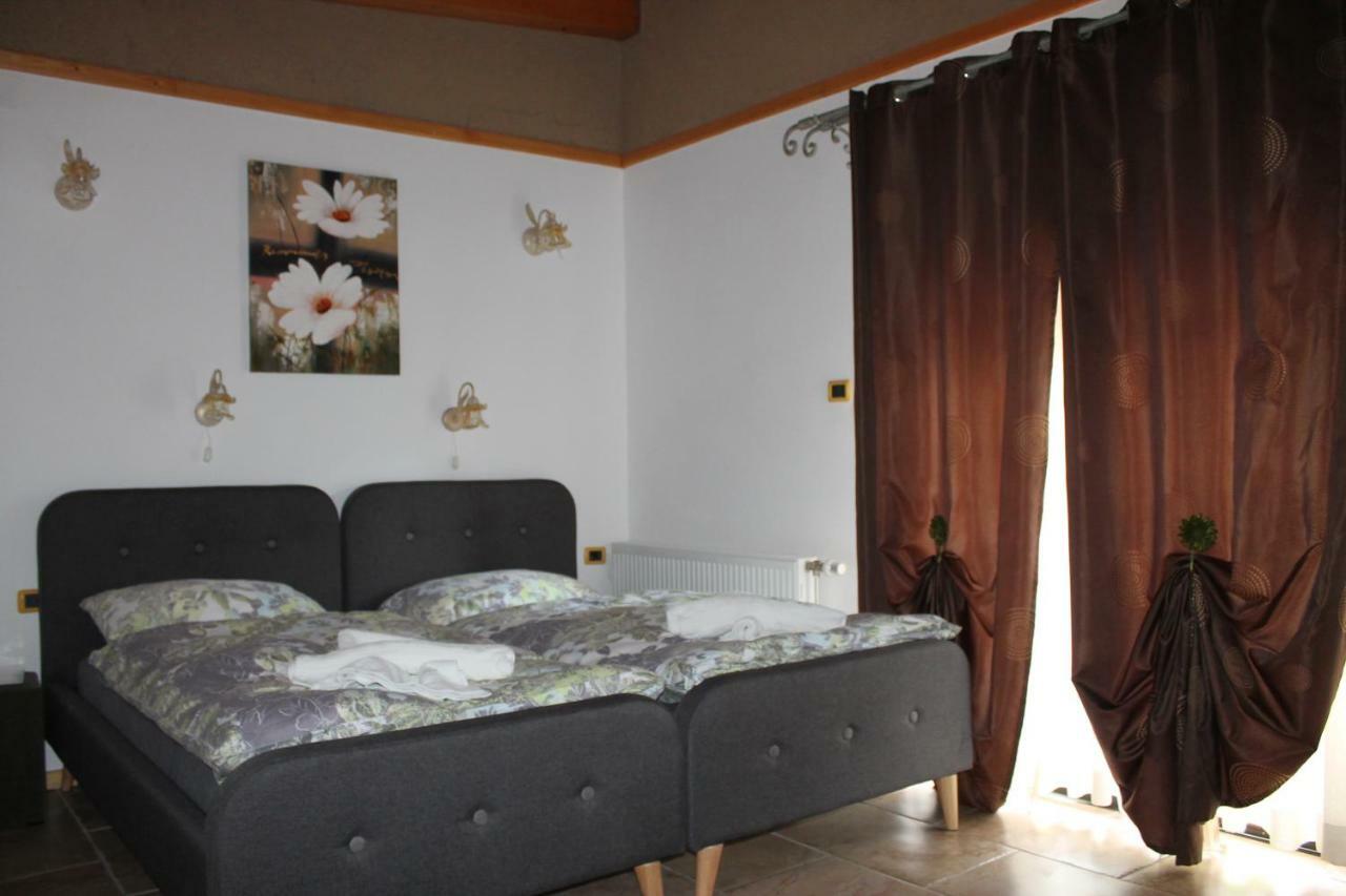 Hotel Tutto Galicnik ภายนอก รูปภาพ